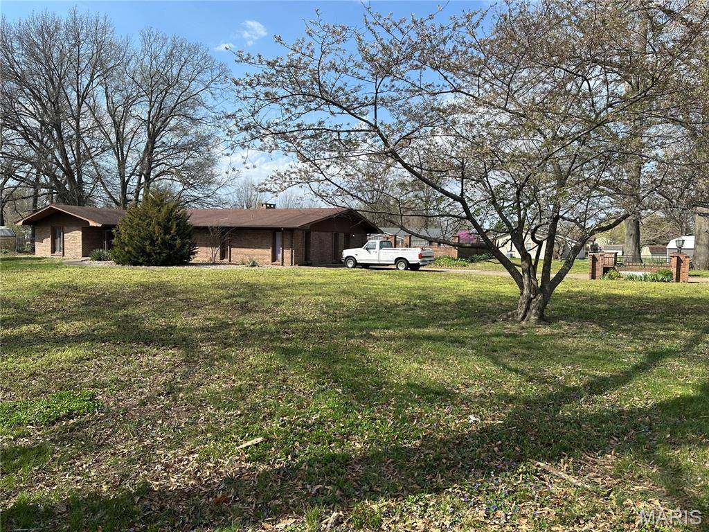 801 N James ST, Sparta, IL 62286