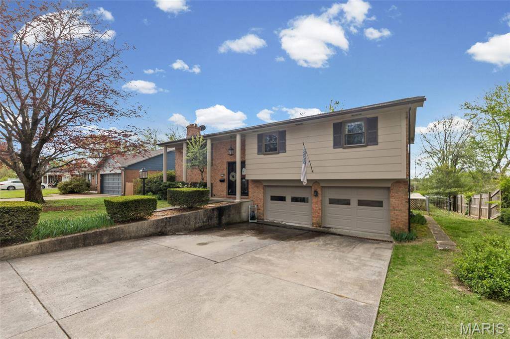7719 Myrtlewood DR, Belleville, IL 62223