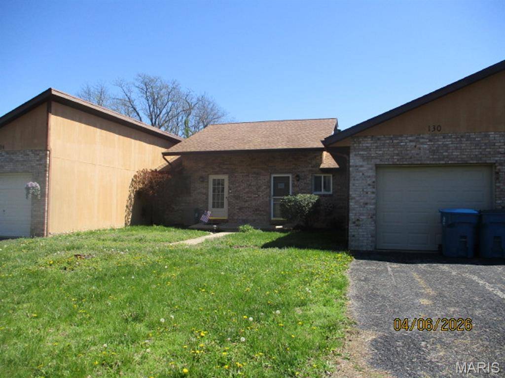 130 Sandridge DR, Collinsville, IL 62234