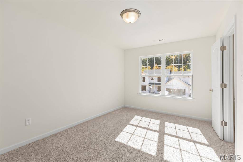 527 Apple Orchard LN, O'fallon, MO 63385