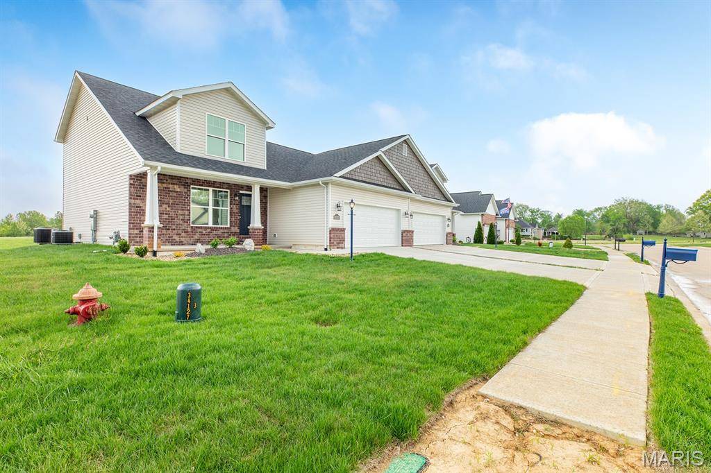 207 Wrigley Field Drive, Bethalto, IL 62010