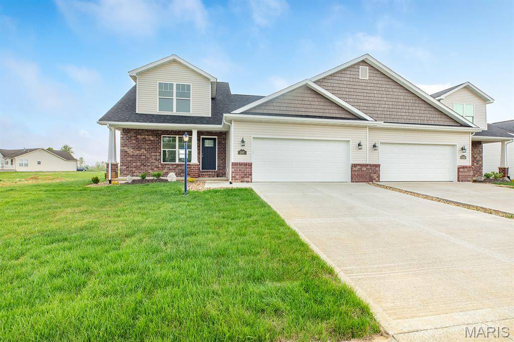 207 Wrigley Field Drive, Bethalto, IL 62010