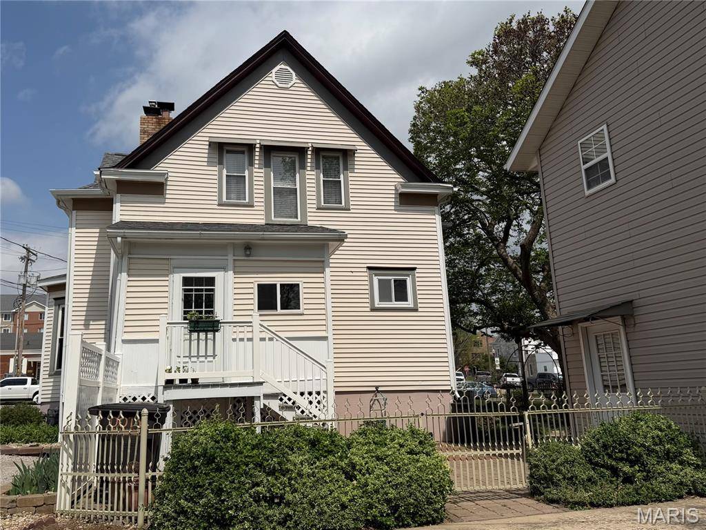 114 E Main ST, Greenville, IL 62246