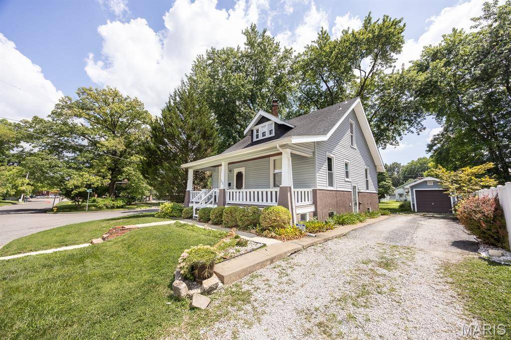 102 S 35th ST S, Belleville, IL 62226