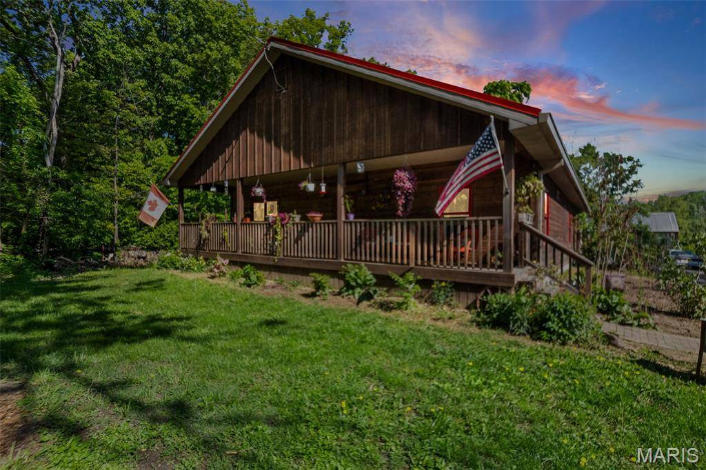 13 Algonquin DR, Millstadt, IL 62260