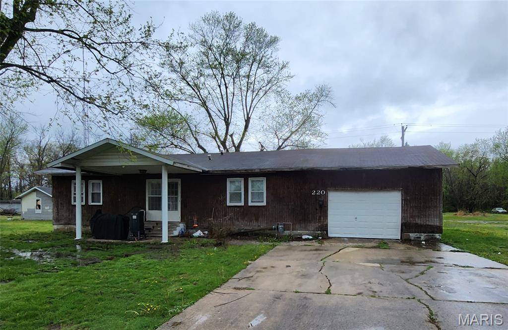 220 S Marion ST, Centralia, IL 62801