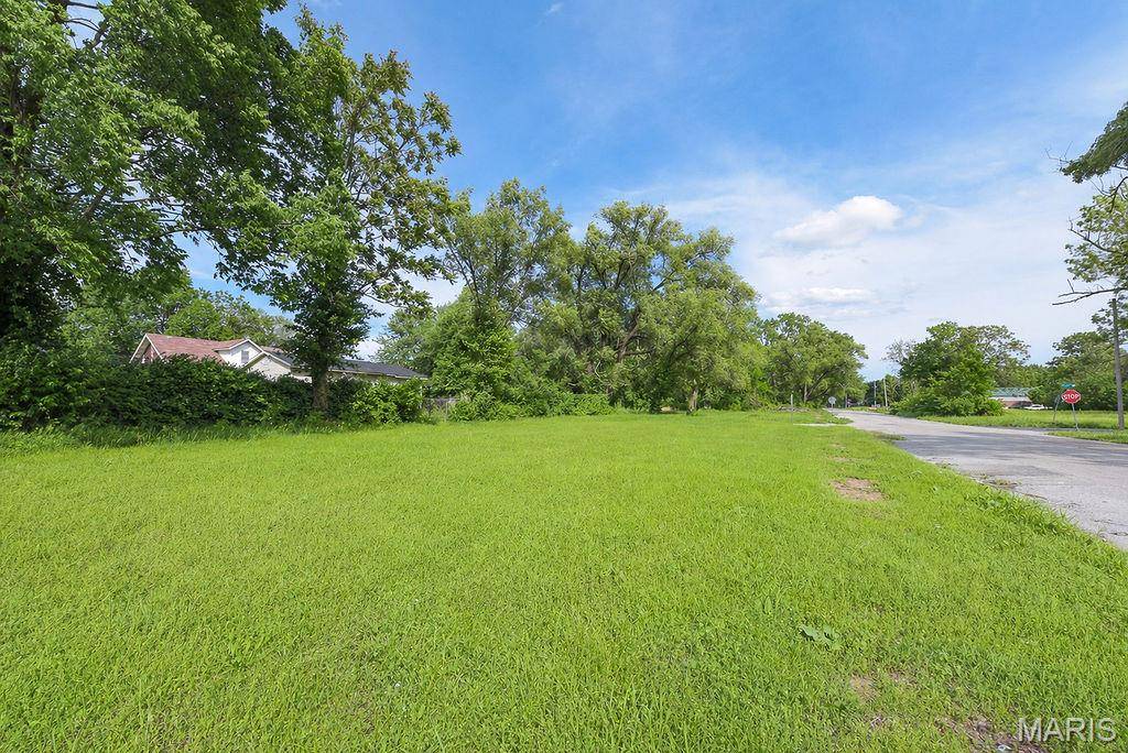 601 N 13th ST, East St Louis, IL 62205