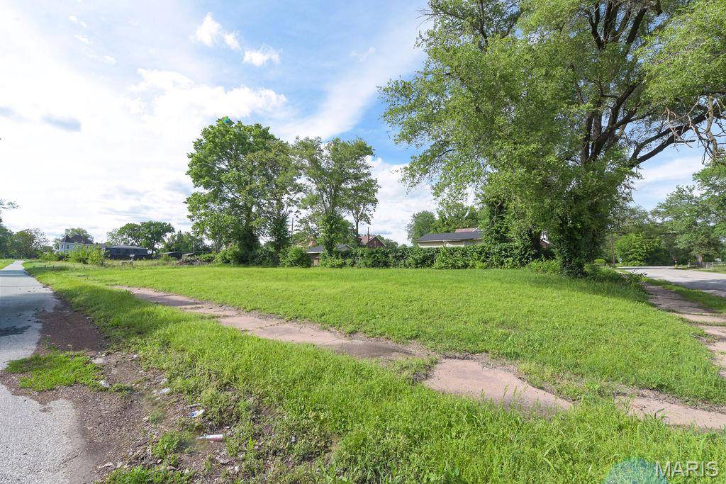 601 N 13th ST, East St Louis, IL 62205