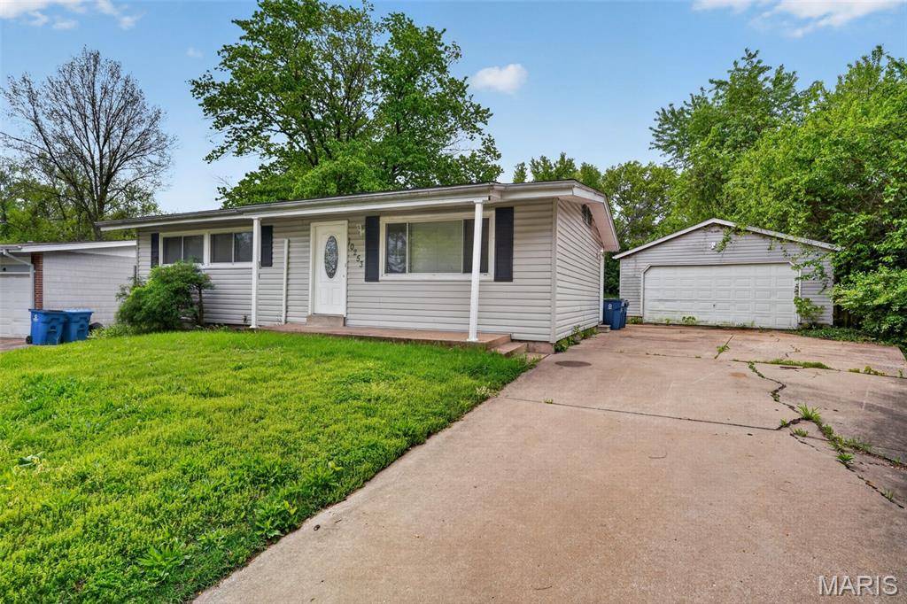 10253 Green Valley DR, St Louis, MO 63136