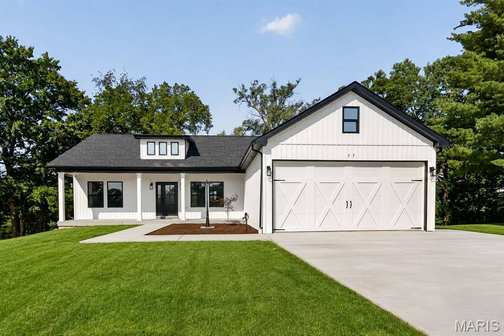 57 Straight ST, Elsberry, MO 63343
