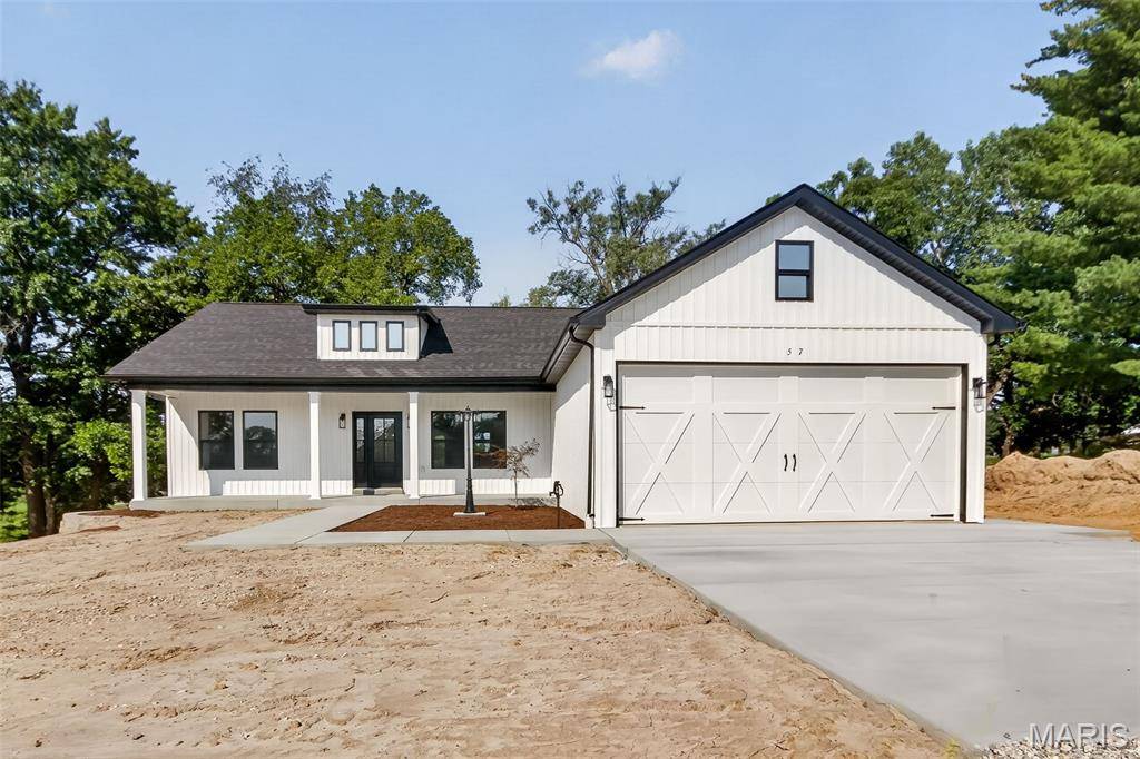 57 Straight ST, Elsberry, MO 63343