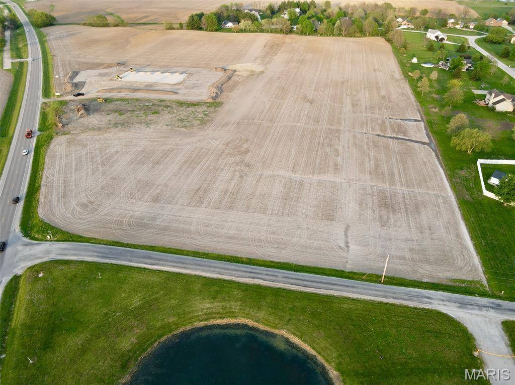 00 US Highway 40, Highland, IL 62249