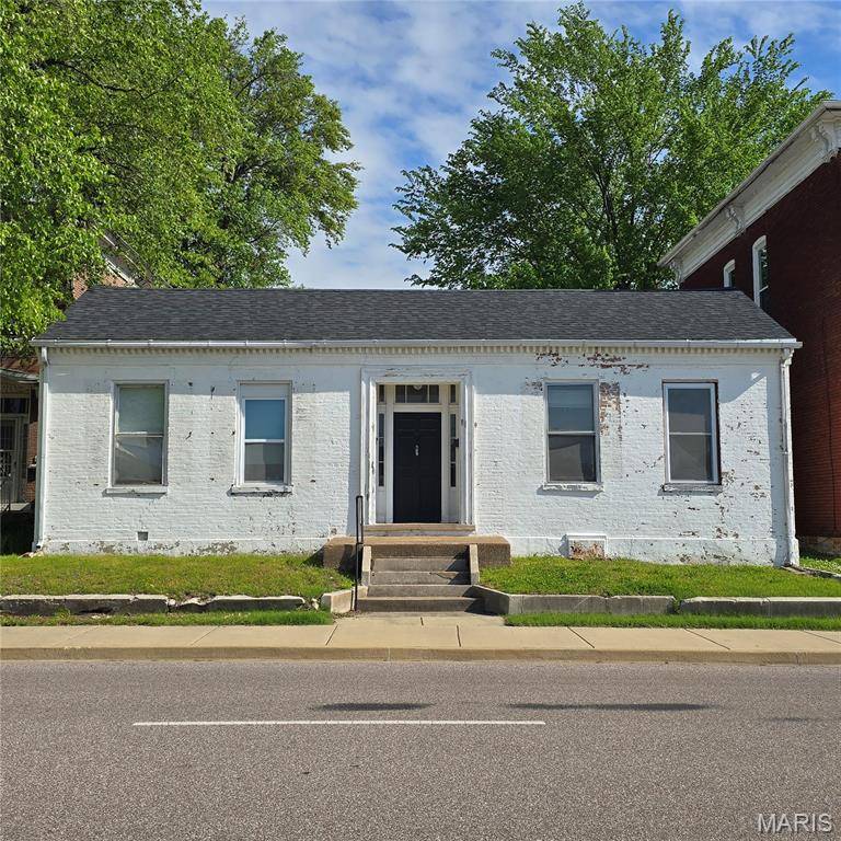 421 E A ST, Belleville, IL 62220