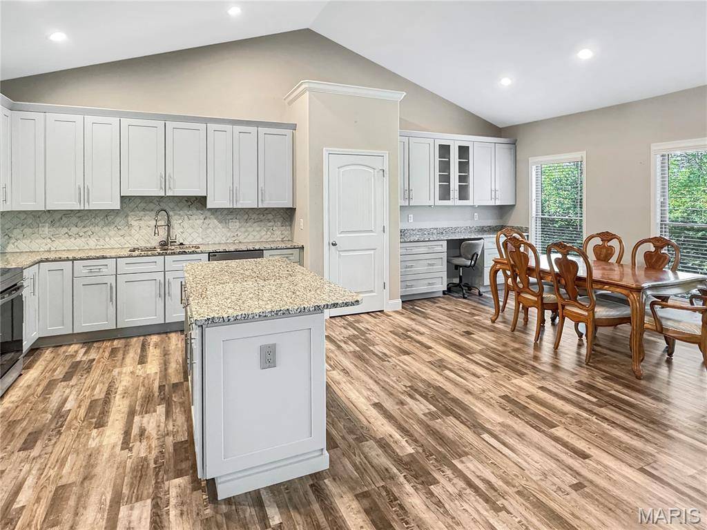 821 Destiny DR, Villa Ridge, MO 63089