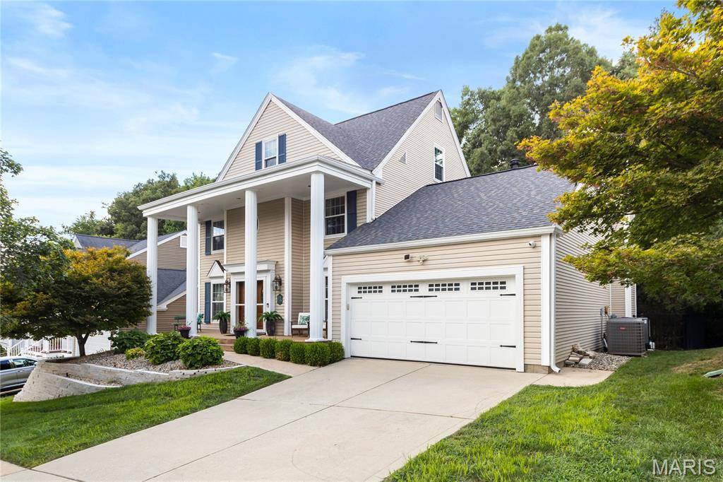 1233 Red Oak Plantation DR, Ballwin, MO 63021