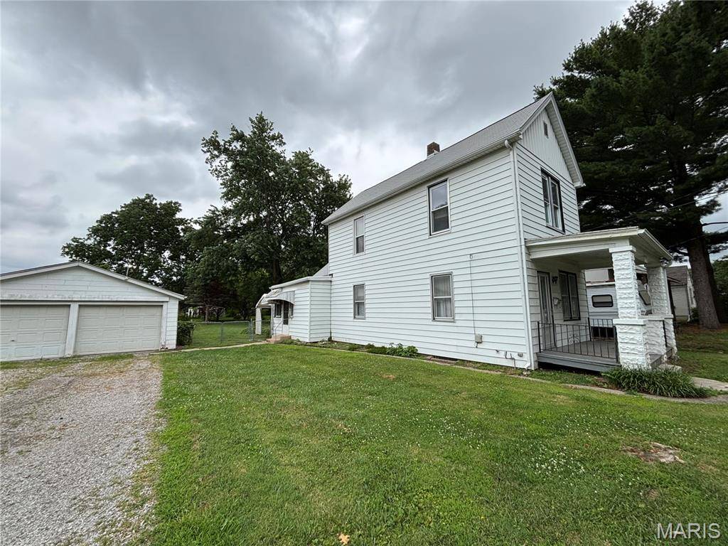 132 S 29th ST, Belleville, IL 62226
