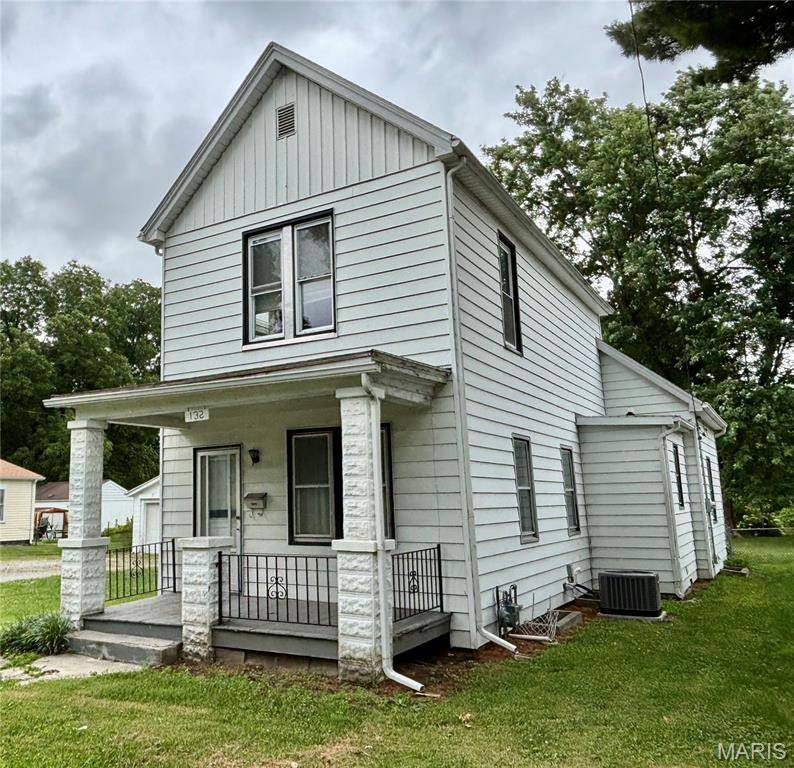 132 S 29th ST, Belleville, IL 62226