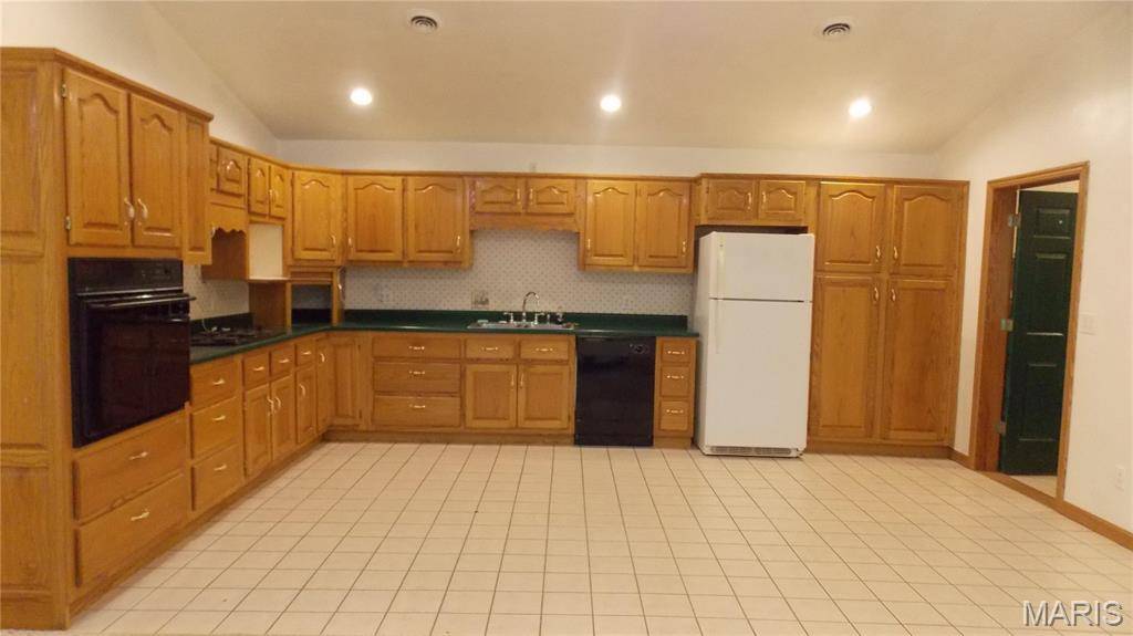 353 Ripley 142E-28B, Fairdealing, MO 63939