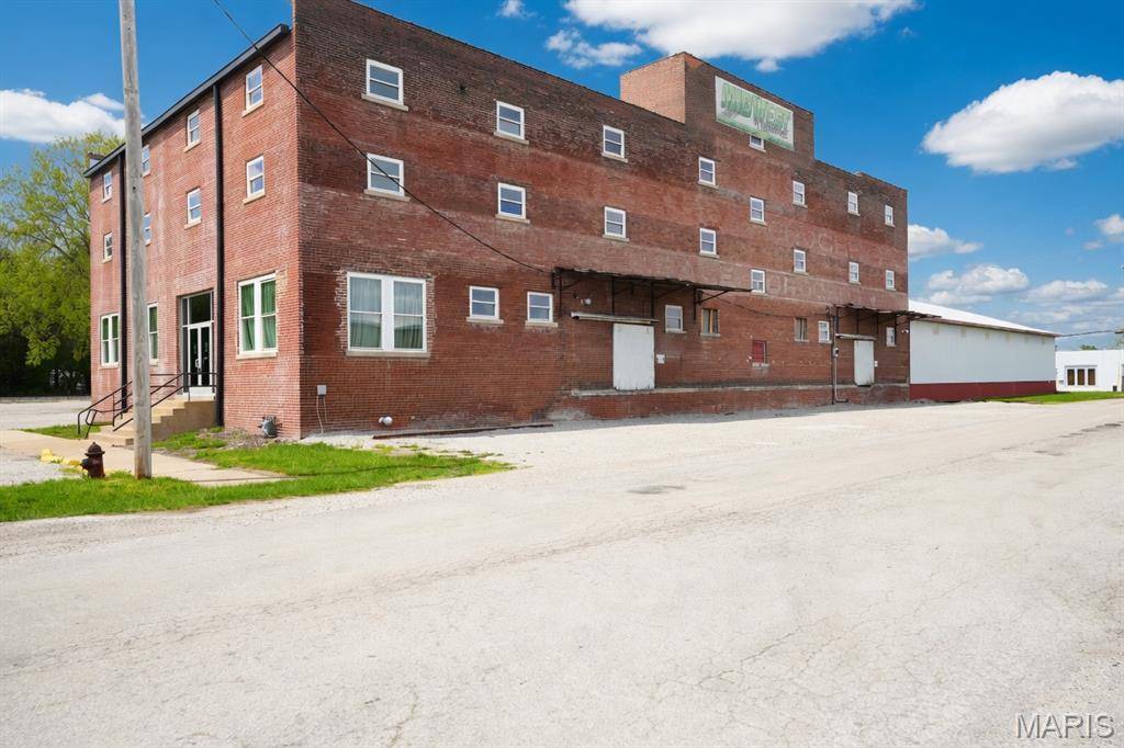 407 W Ryder ST, Litchfield, IL 62056