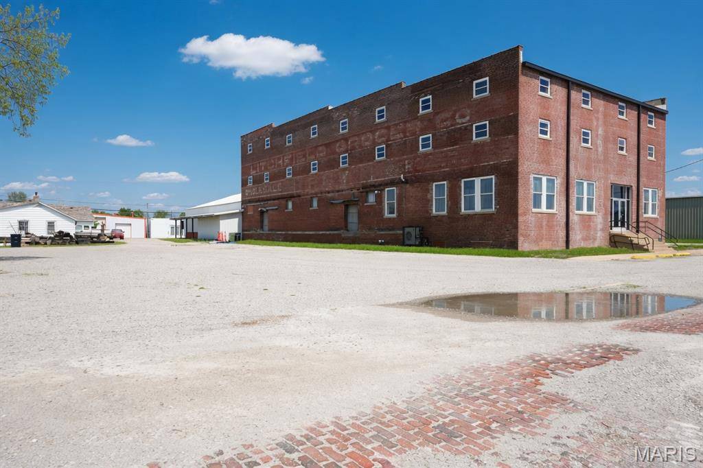 407 W Ryder ST, Litchfield, IL 62056
