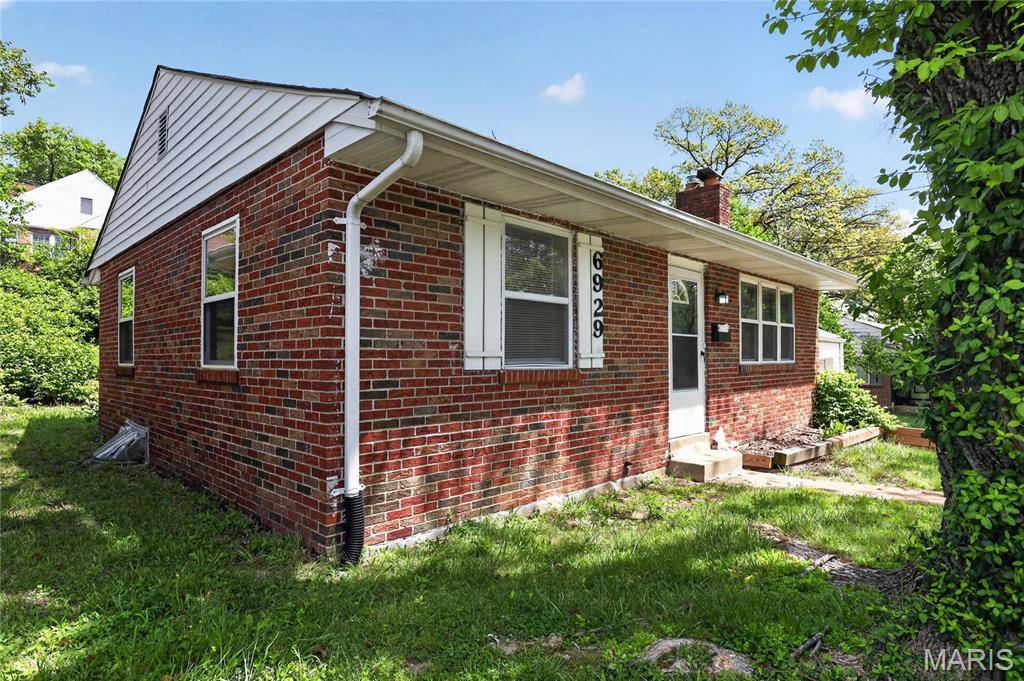6929 Roland BLVD, St Louis, MO 63121