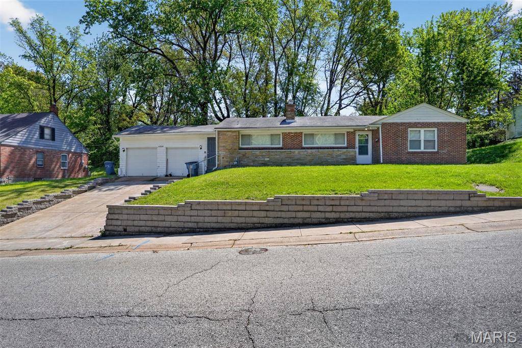4334 Nelson DR, St Louis, MO 63121