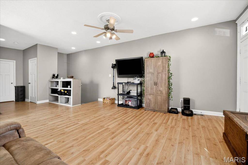 3521 Michigan AVE, St Louis, MO 63118