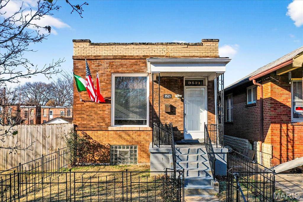 3521 Michigan AVE, St Louis, MO 63118