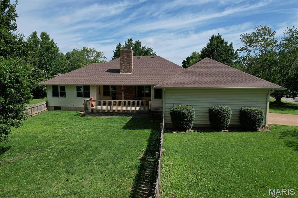 324 Lantern LN, Lebanon, MO 65536