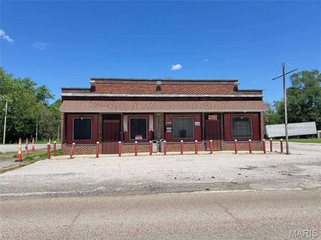 4815 Bunkum RD, East St Louis, IL 62204