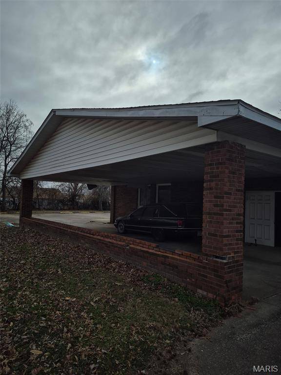 303 N Wall ST, Carbondale, IL 62901