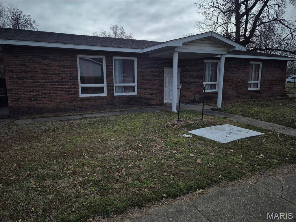 303 N Wall ST, Carbondale, IL 62901