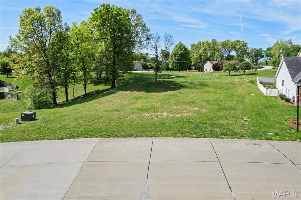 467 Pearl Ridge CT, St Charles, MO 63303
