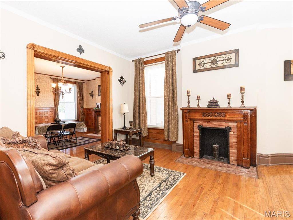 4213 Washington BLVD, St Louis, MO 63108