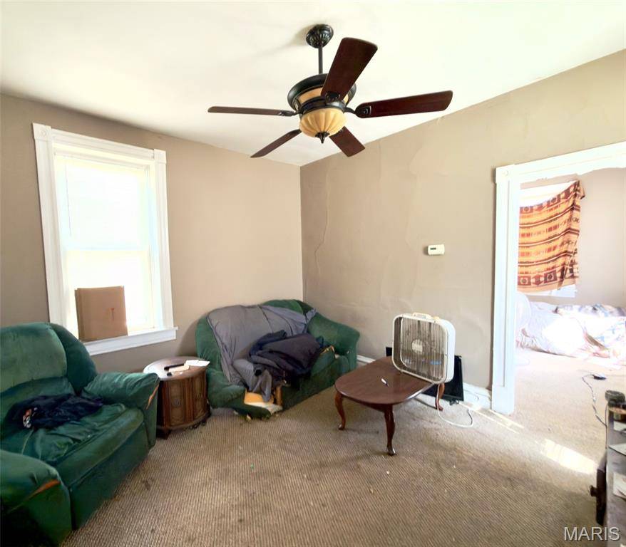 739 Regina AVE, St Louis, MO 63125
