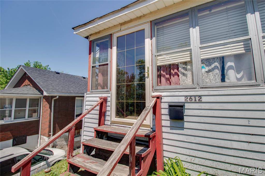 2612 Yager AVE, Alton, IL 62002