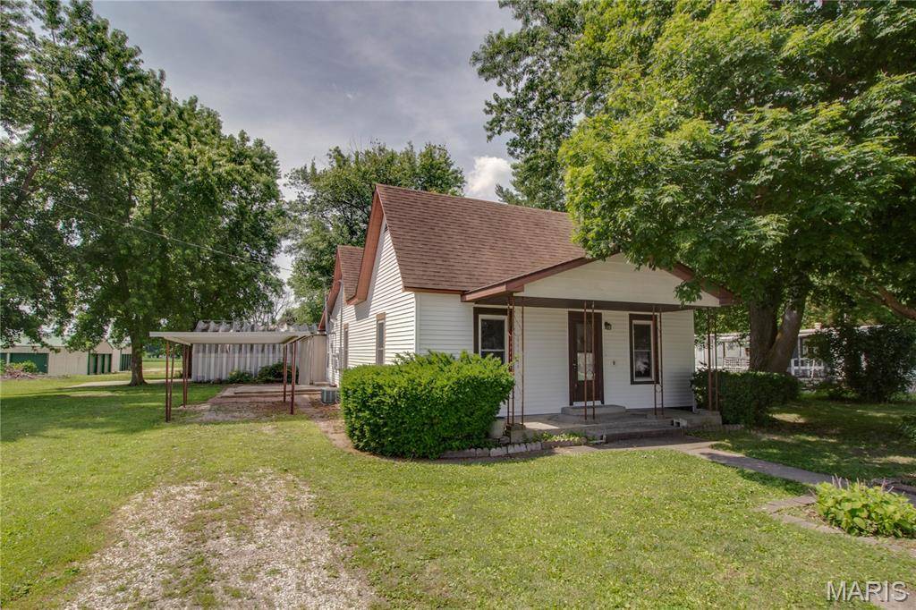 334 E Malone ST, Palmyra, IL 62674