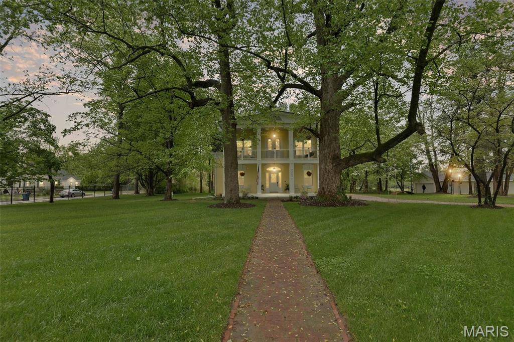 2367 Central AVE, Alton, IL 62002