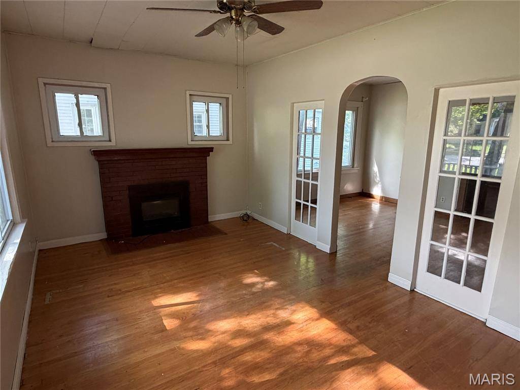 216 S 9th ST, Wood River, IL 62095