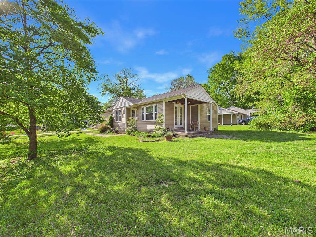 5 Saint Clair Lake DR, Swansea, IL 62226