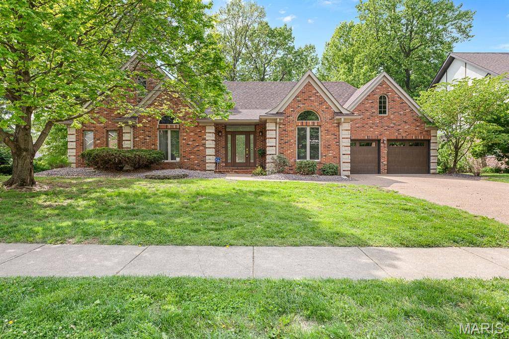 1005 Timberlake DR, Edwardsville, IL 62025