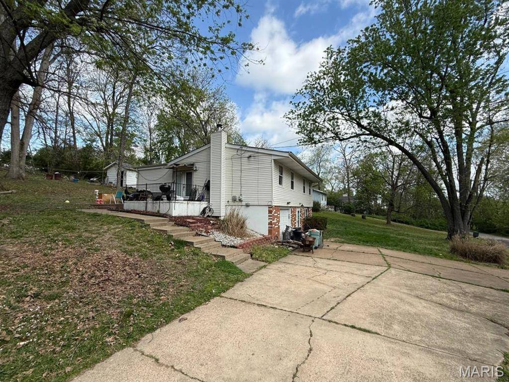 2609 Forest LN, High Ridge, MO 63049