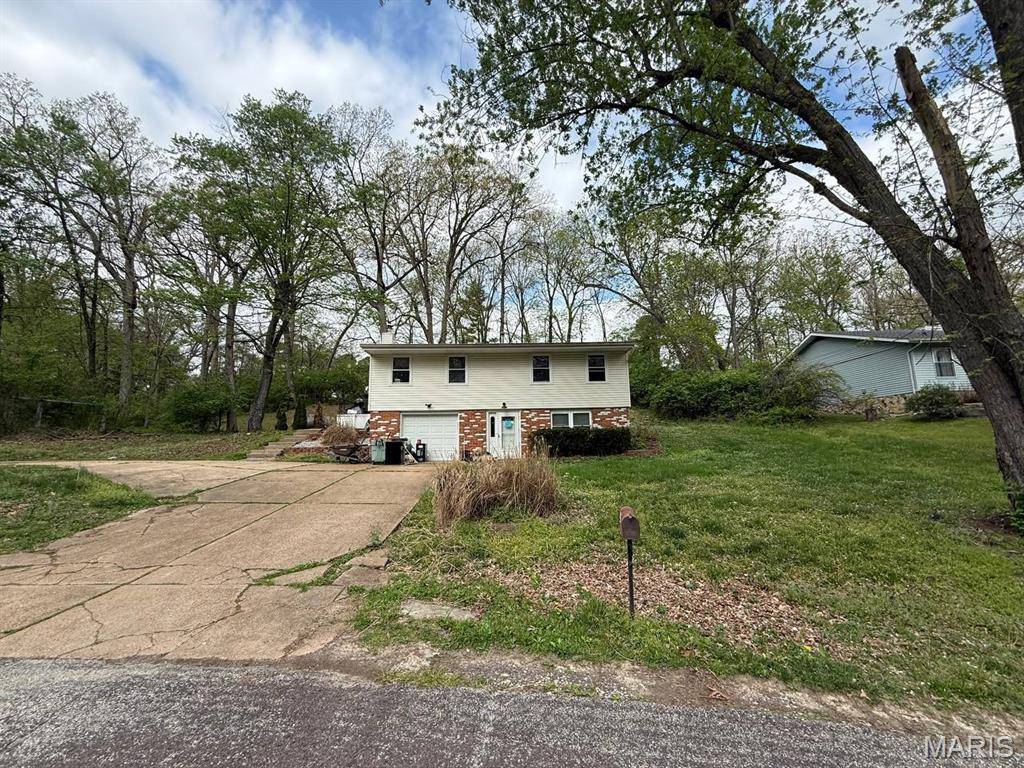 2609 Forest LN, High Ridge, MO 63049