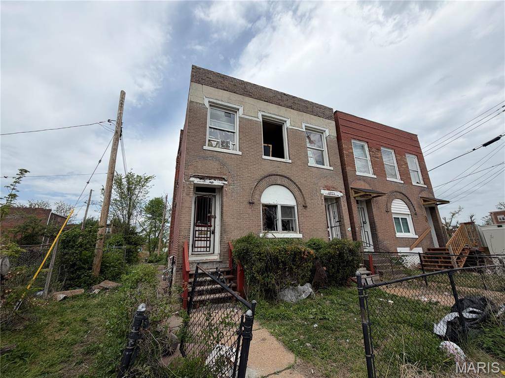 4923 Suburban Tracks ST, St Louis, MO 63108