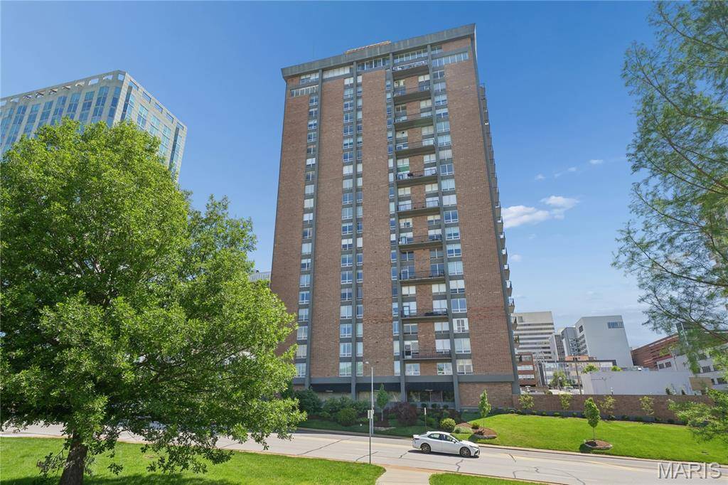200 S Brentwood BLVD #7F, Clayton, MO 63105