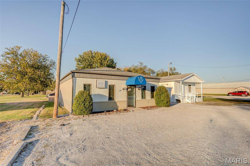 607 E Lyons St, Marissa, IL 62257