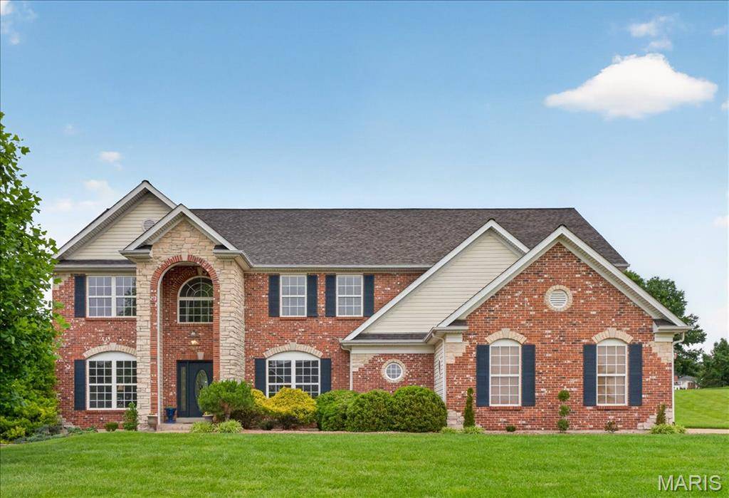 371 Galahad CT, Weldon Spring, MO 63304