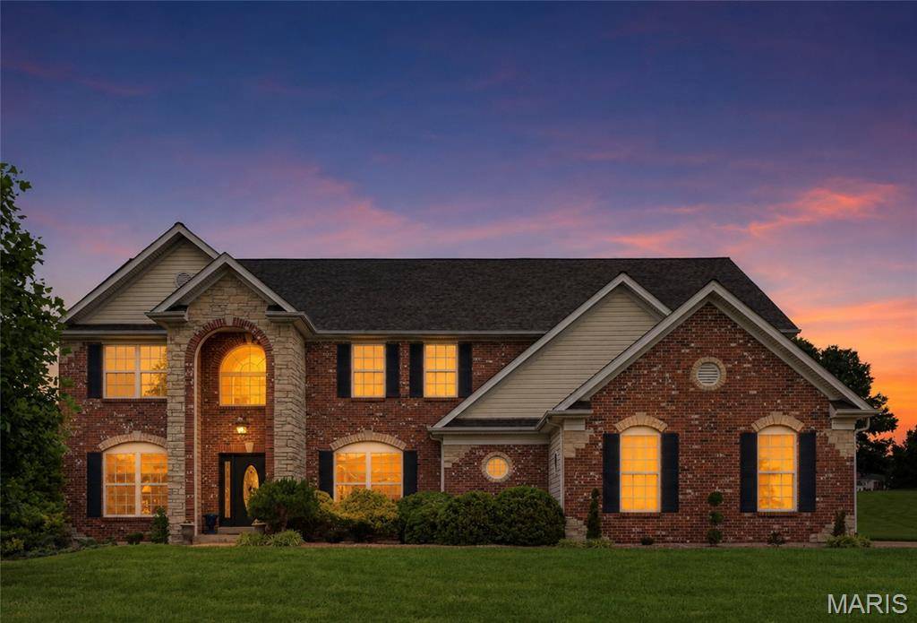 371 Galahad CT, Weldon Spring, MO 63304