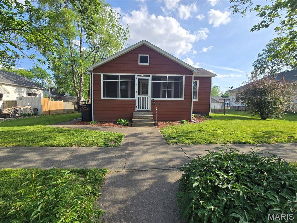 310 E South AVE, Greenville, IL 62246