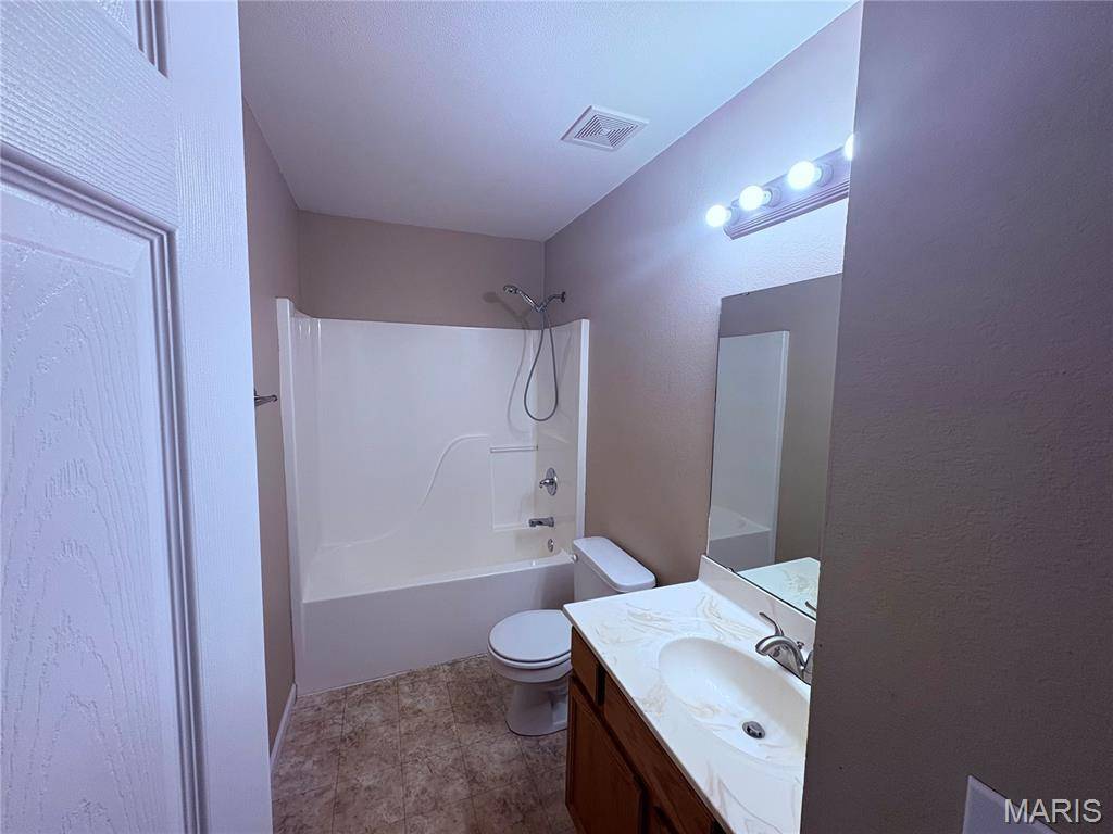 20901 Lacombe RD, Waynesville, MO 65583